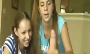 الكسیا طلایی كرده و او فیلم سکس مرد با اسب را لرزاند