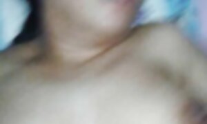 دو فیلم سکس چند مرد بایک زن لزبین و یک استراپون برای کمک به آنها